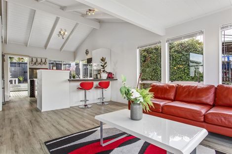 Photo of property in 2 Mabbett Lane, Waimauku, 0883