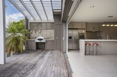 Photo of property in 404 Harbour View Road, Whangamata, 3620