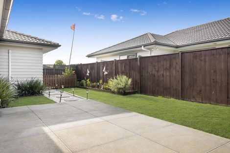 Photo of property in 10 Creda Road, Wattle Downs, Auckland, 2103