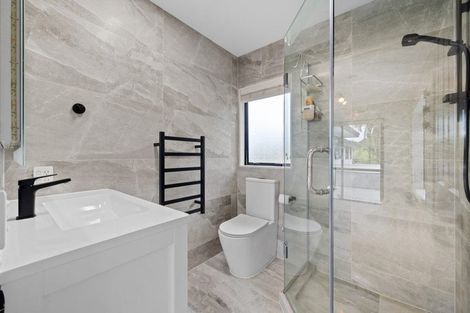 Photo of property in 9 Chisbury Terrace, Shelly Park, Auckland, 2014