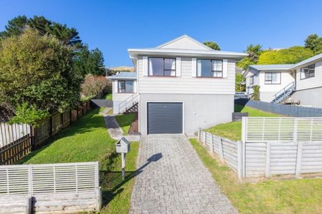 Photo of property in 11 Marne Grove, Waitangirua, Porirua, 5024
