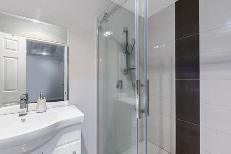 Photo of property in 13 Thomas Rea Place, Te Atatu South, Auckland, 0610