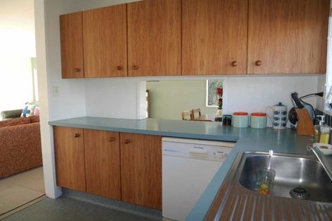 Photo of property in 79 Queens Road, Waikanae Beach, Waikanae, 5036