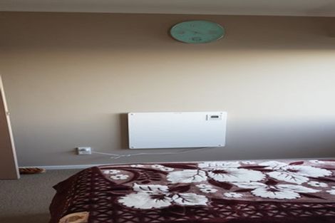 Photo of property in 6b Sunhaven Drive, Newlands, Wellington, 6037