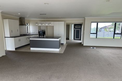 Photo of property in 1446 Whangaparaoa Road, Army Bay, Whangaparaoa, 0930