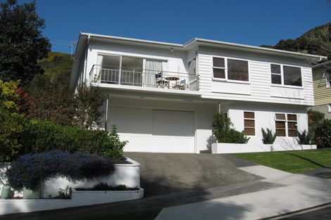 Photo of property in 2 Volkner Grove, Waterloo, Lower Hutt, 5011