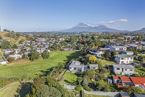Photo of property in 97d Pioneer Road, Moturoa, New Plymouth, 4310