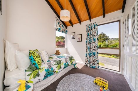 Photo of property in 38 Stanhope Grove, Korokoro, Lower Hutt, 5012