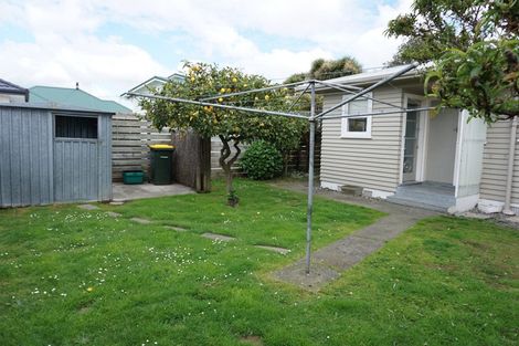 Photo of property in 32 Queenwood Road, Levin, 5510