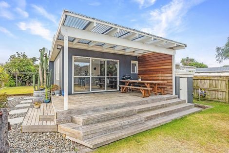Photo of property in 13 Gawler Street, Te Horo Beach, Otaki, 5581