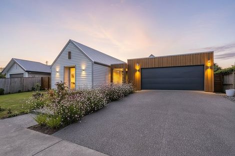 Photo of property in 20 Sandown Boulevard, Rangiora, 7400