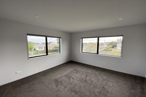 Photo of property in 1 Nagra Lane, Papakura, 2110