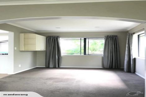 Photo of property in 113 Golfland Drive, Golflands, Auckland, 2013