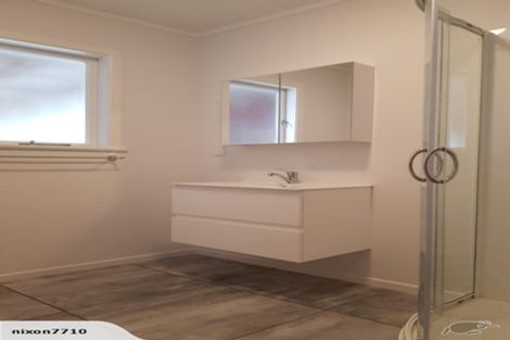 Photo of property in 24 Peters Avenue, Cloverlea, Palmerston North, 4412