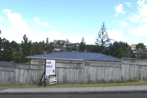 Photo of property in 25 Camelot Place, Glenfield, Auckland, 0629