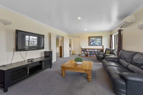 Photo of property in 24 Millhaven Place, Otaki, 5512