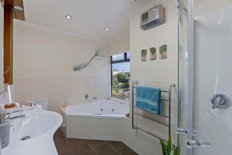 Photo of property in 42 Ames Street, Paekakariki, 5034