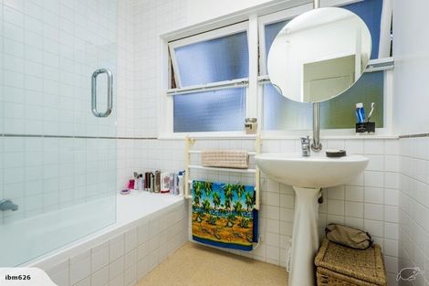 Photo of property in 1/198 Hurstmere Road, Takapuna, Auckland, 0622