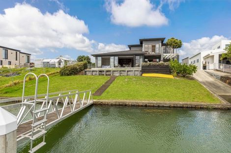 Photo of property in 10 Hei Esplanade, Whitianga, 3510