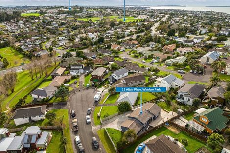 Photo of property in 13 Altair Place, Windsor Park, Auckland, 0632