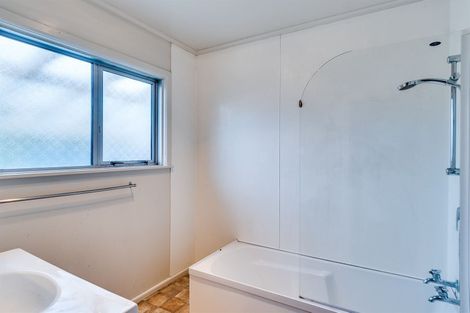 Photo of property in 27 Shackleton Street, Maraenui, Napier, 4110