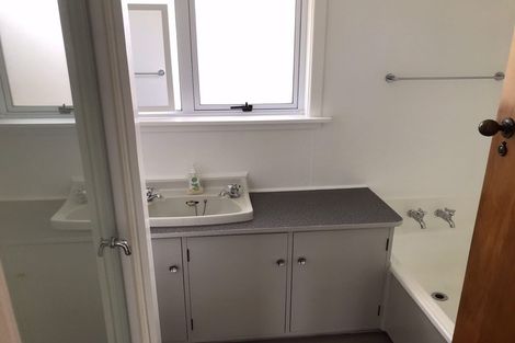 Photo of property in 7b Penrith Street, Westown, New Plymouth, 4310