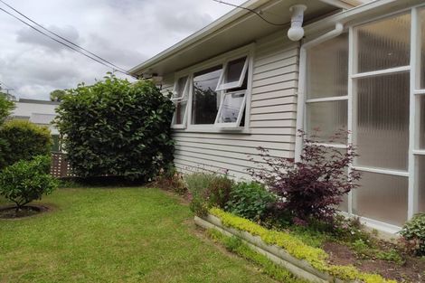 Photo of property in 20 Victoria Road, New Plymouth, 4310