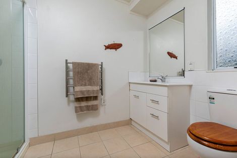 Photo of property in 14 Miriam Corban Heights, Henderson, Auckland, 0612