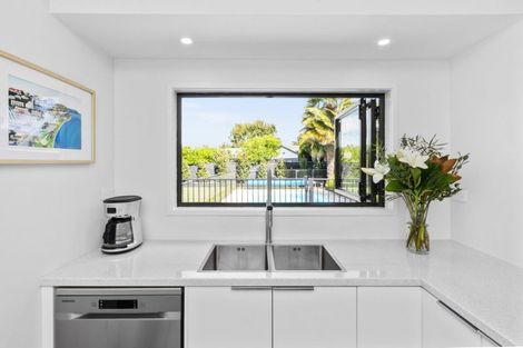 Photo of property in 39 Whiting Crescent, Greenmeadows, Napier, 4112