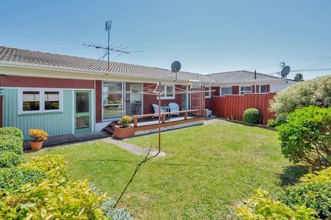 Photo of property in 2/6 Waterloo Road, Milford, Auckland, 0620