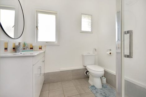 Photo of property in 4039 Great North Road, Glen Eden, Auckland, 0602