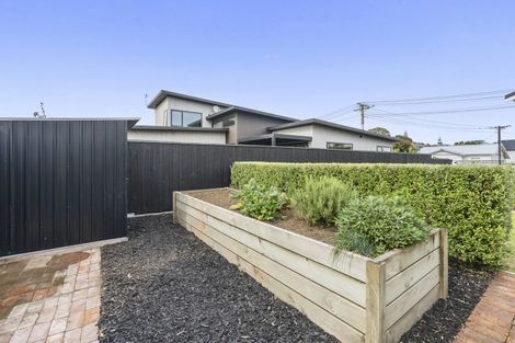 Photo of property in 1 Rainsford Street, Moturoa, New Plymouth, 4310