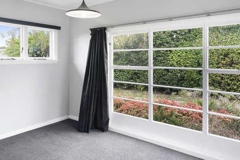 Photo of property in 142 Memorial Avenue, Burnside, Christchurch, 8053