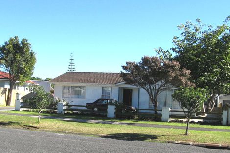 Photo of property in 49 Minaret Drive, Bucklands Beach, Auckland, 2014