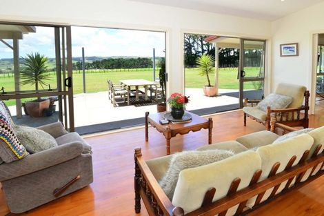 Photo of property in 135c Hutchinson Road, Helensville, 0875