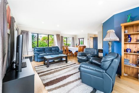 Photo of property in 10 Jelas Road, Red Beach, 0932