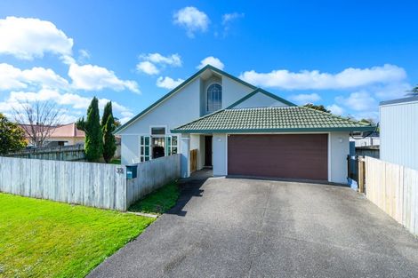 Photo of property in 32 Merlot Heights, Huapai, Kumeu, 0810