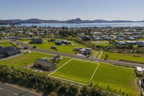 Photo of property in 13 Oliver Leighs Drive, Cooks Beach, 3591