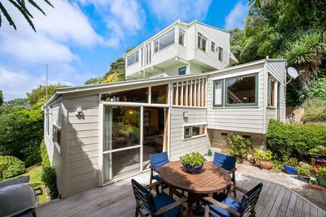 Photo of property in 79 Nicholson Road, Khandallah, Wellington, 6035