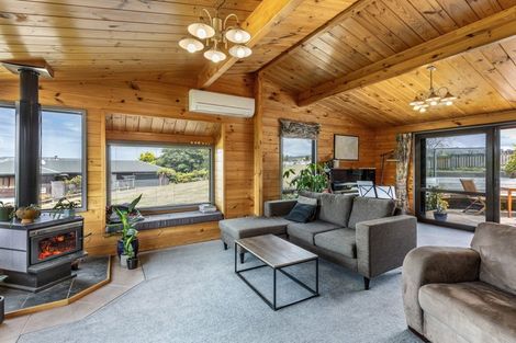 Photo of property in 110 Acacia Bay Road, Nukuhau, Taupo, 3330