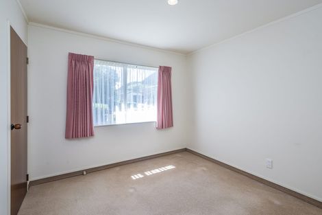 Photo of property in 18 Tararua Street, Paraparaumu, 5032