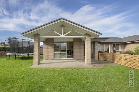 Photo of property in 124 Pohutukawa Parade, Riverhead, 0820