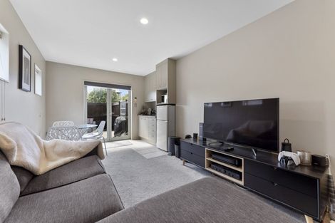 Photo of property in 19 Springdale Grove, Fitzherbert, Palmerston North, 4410