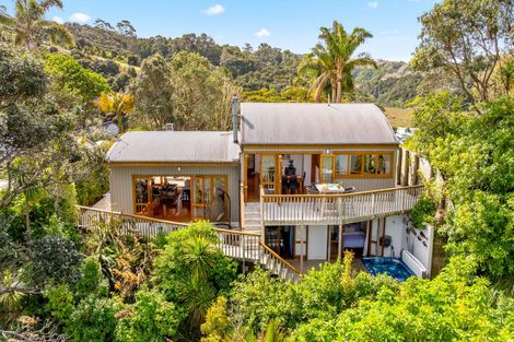 Photo of property in 417 Leigh Road, Whangateau, 0985