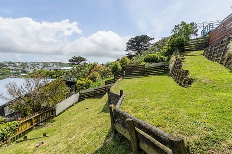 Photo of property in 43 Turville Crescent, Newlands, Wellington, 6037