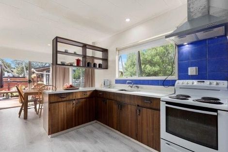 Photo of property in 13 Banksia Place, Goodwood Heights, Auckland, 2105