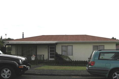 Photo of property in 1a Barron Drive, Green Bay, Auckland, 0604