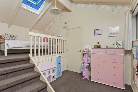 Photo of property in 20 Kallista Place, Browns Bay, Auckland, 0630