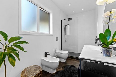 Photo of property in 90 Aotea Street, Orakei, Auckland, 1071