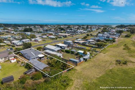 Photo of property in 74 Koputara Road, Himatangi Beach, Foxton, 4891